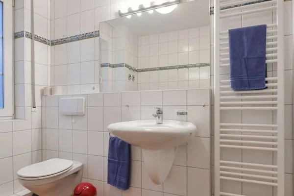 Badezimmer Luv und Lee Ferienwohnung Pilsum