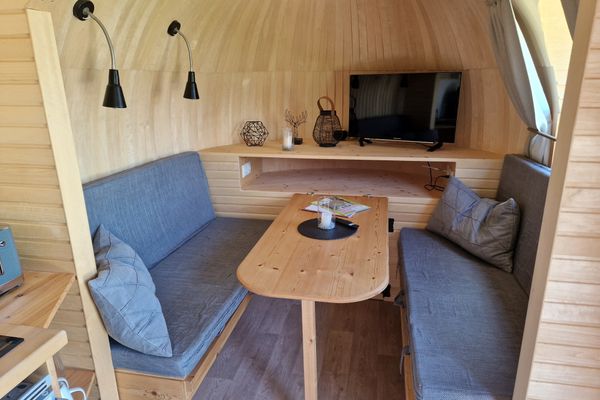  Tinyhouse Igloo Bergström Belauer See - Wohnzimmer
