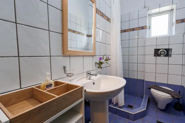 Bathroom  Spiti-Eleonas