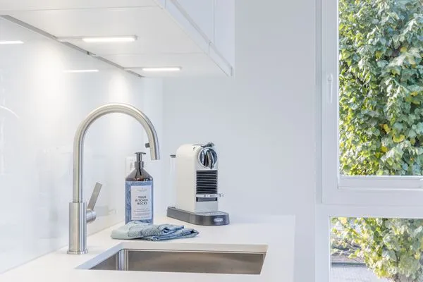 Dekoratives Detail  Strandglück - mit Balkon, direkt am Strand