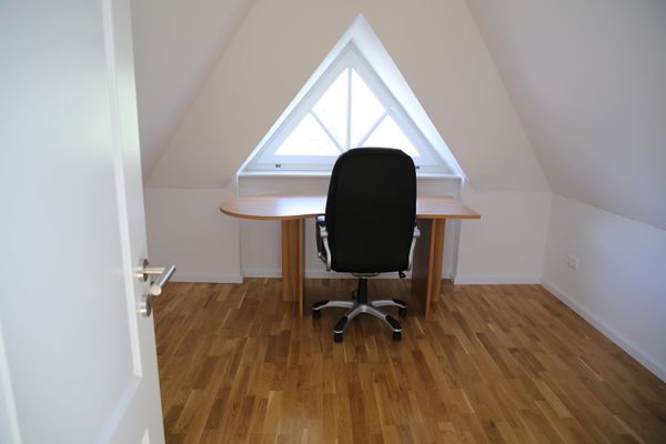  Ademi St. Peter-Böhl - Schreibtisch