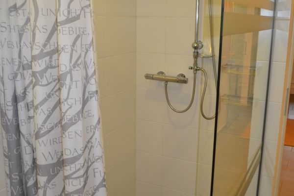  EG 2 Christine Katharinenheerd - Dusche