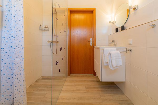  Emma Garding - Dusche