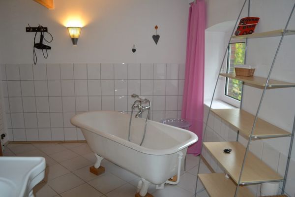  Ferienhaus Ella Tönning - Badewanne