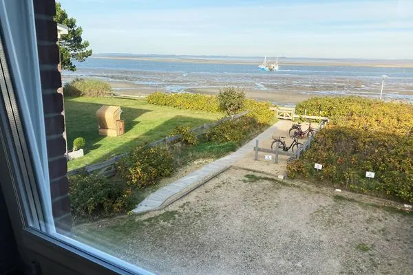 Parkplatz und Fahrradstellplatz der Ferienwohnung Tidenblick in Wittdün auf Amrum  Ferienwohnung Tidenblick