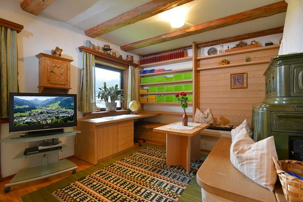  Romantica Haus in Traumlage - by NV-Appartements Kirchberg in Tirol - Wohnzimmer