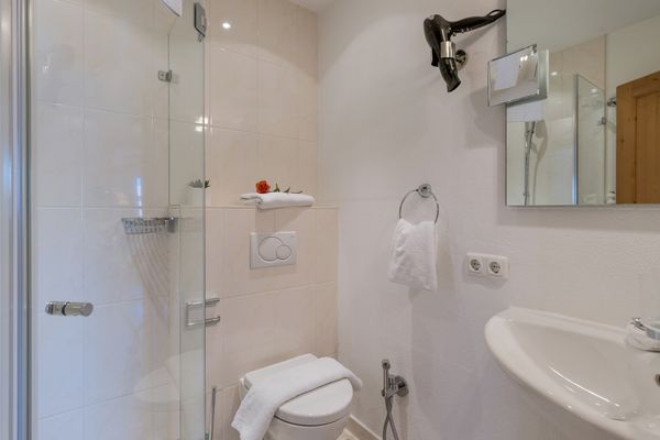  Hahnenkamm Appartement mit 3 Schlafzimmern - by NV-Appartements Kitzbühel - Bathroom