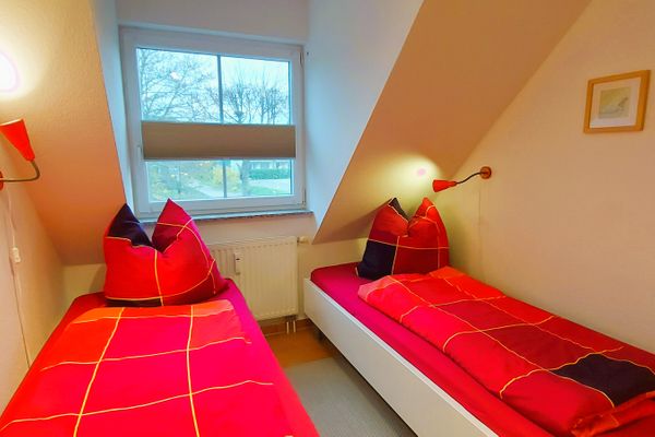  Neue Reihe 17 Wohnung Abendsonne  - Schlafzimmer