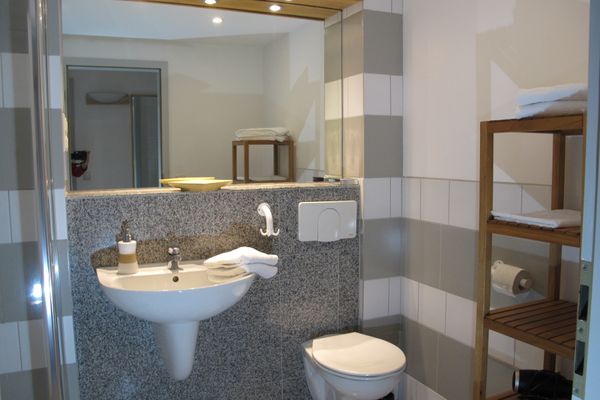  Südfall Tating - Waschbecken