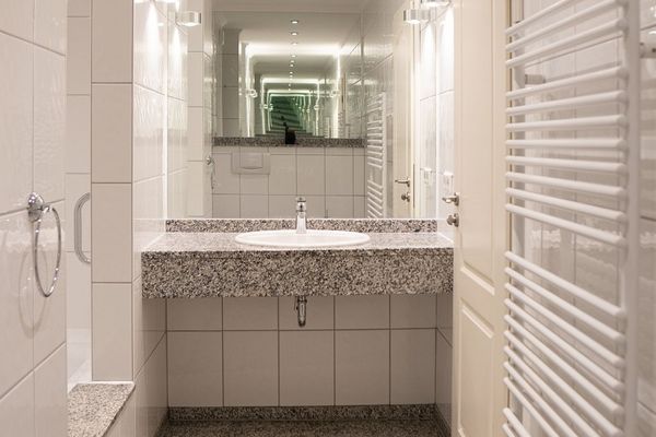  Weltkate Welt / Vollerwiek - Handtuchheizung