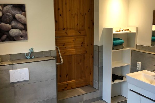  Oberdeck Tönning - Eingang Bad