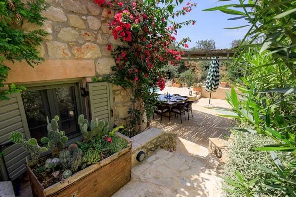 Garten  Spiti-Manolis