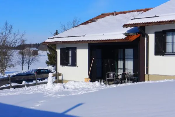 Hauptansicht Feriendorf Hochbergle Haus 1