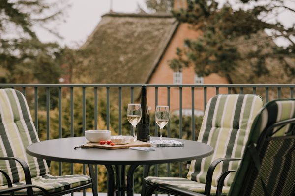  Böhler Strand St. Peter-Böhl - Balkonmöbel