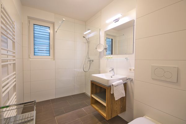  Appartement Golf & Glacier View  - Badezimmer