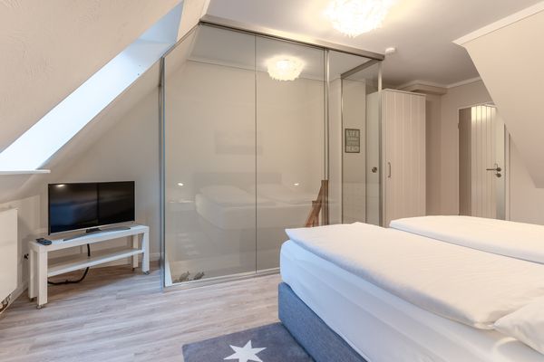 Friesenresidenz Wohnung Dünenrose Bad - Schlafzimmer