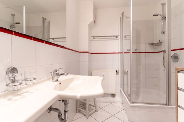 Friesenresidenz Ferienwohnung Sanddorn in der Friesenresidence Bad - Badezimmer