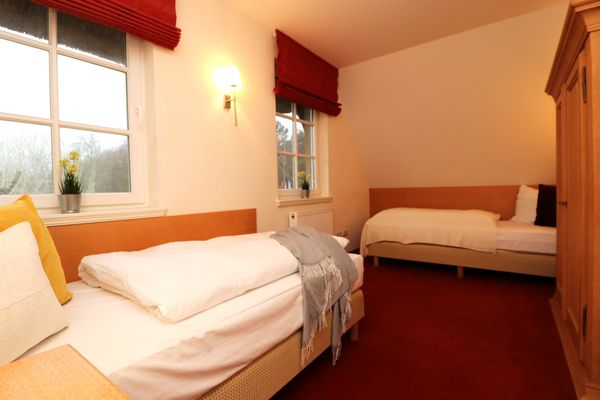 FERIENHÄUSER Küstenwaldvilla Ostseebad Dierhagen - Schlafzimmer