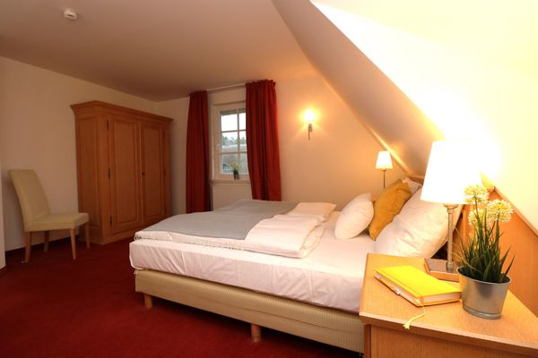 FERIENHÄUSER Küstenwaldvilla Ostseebad Dierhagen - Schlafzimmer