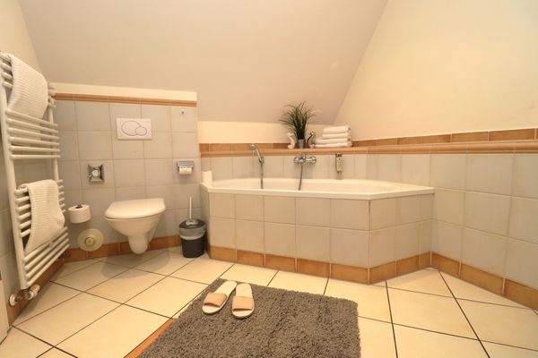 FERIENHÄUSER Küstenwaldvilla Ostseebad Dierhagen - Badezimmer