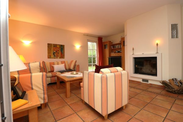 FERIENHÄUSER Küstenwaldvilla Ostseebad Dierhagen - Wohnzimmer