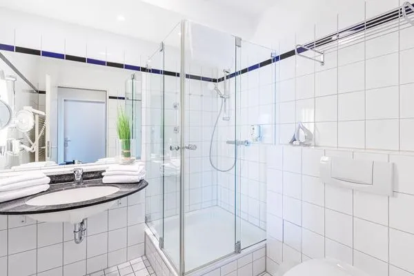 Ferienwohnung Bernsteinwind in Zingst - Badezimmer  Bernsteinwind