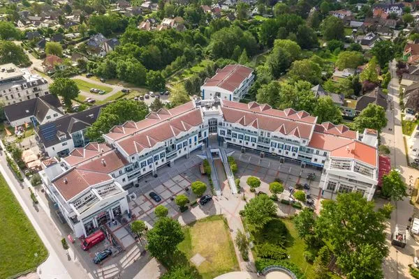 Ferienwohnung Seebär in Zingst Drohnenaufnahme vom Hauptgebäude  Seebär
