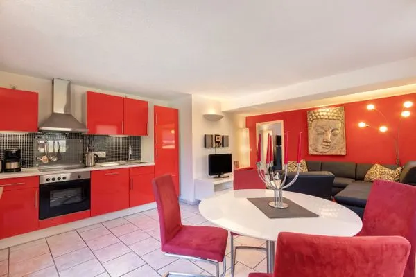 offene Küche mit Essbereich  Ferienwohnung Kieferngrund