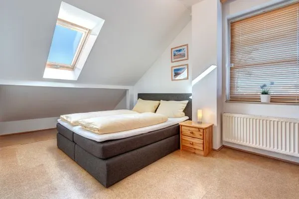 1. Schlafzimmer mit Doppelbett  Ferienwohung Kira