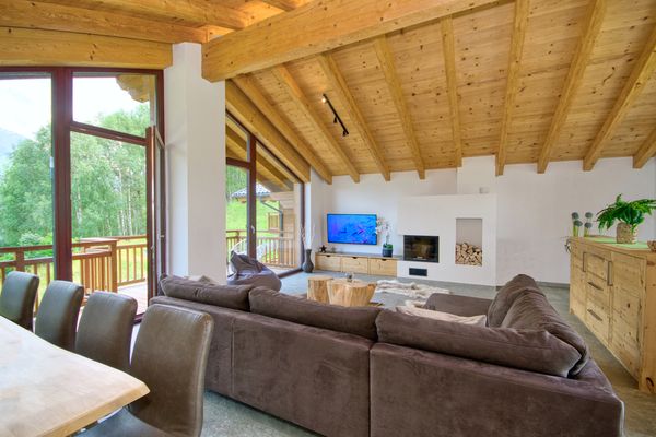 Ski-In/Ski-Out Chalet am Maiskogel Bergli Kaprun - Living room