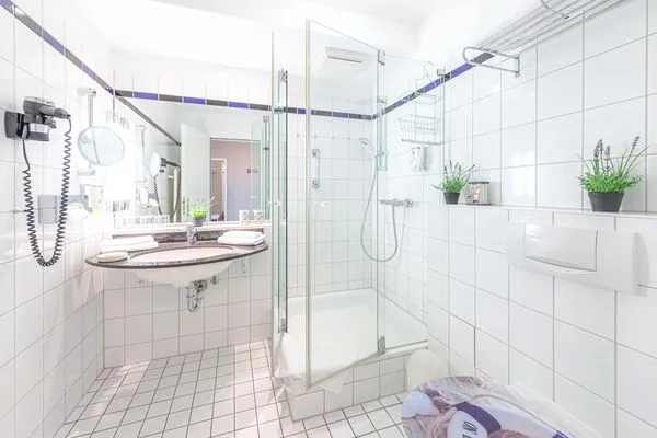 Ferienwohnung Kapitän Ed Aparthotel Zingst - Badezimmer  Kapitän Ed