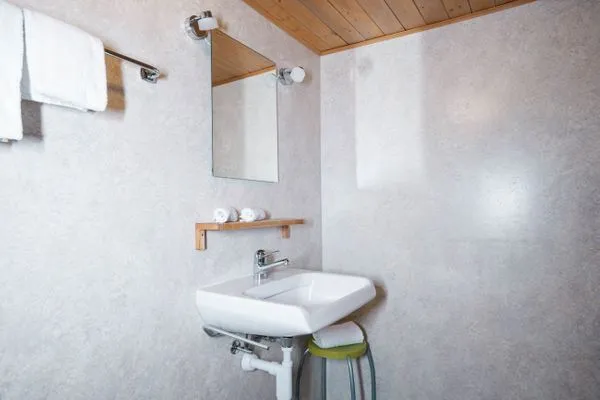 Lavabos im Badezimmer  Apartment Sidonie