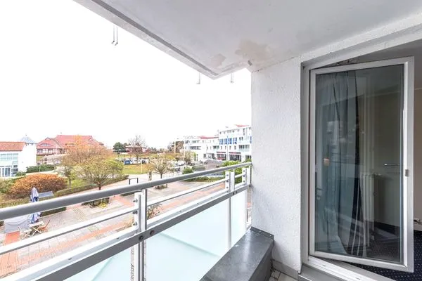 Ferienwohnung Deichblick Aparthotel Zingst - Blick auf den Deich  Deichblick