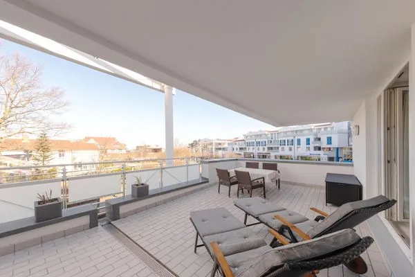Ferienwohnung Strandläufer Aparthotel Zingst - großzügige Terrasse  Strandläufer