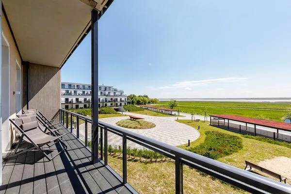 Ferienwohnung Große Welle Ostseebad Wustrow - ZweiWasser Alte Seefahrtschule Balkon  Große Welle