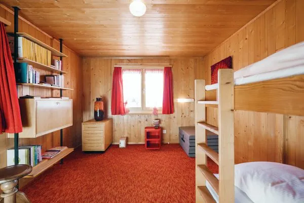 Schlafzimmer mit Etagenbett  Chalet Engihalde