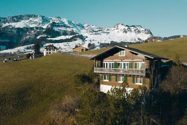 Aussenansicht im Herbst  Chalet Engihalde