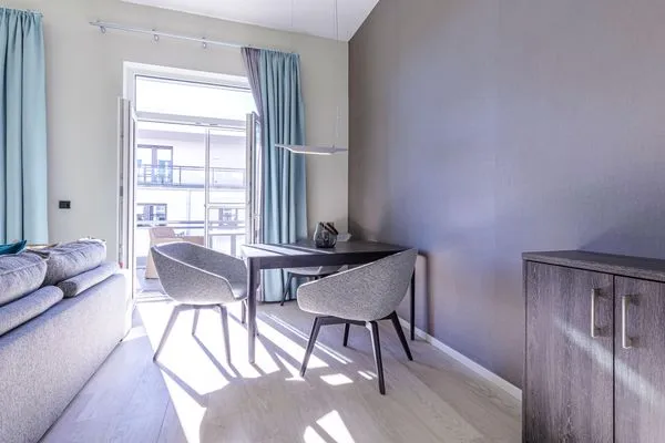 Ferienwohnung Admiralssuite Ostseebad Wustrow - ZweiWasser Alte Seefahrtschule Essbereich  Admiralssuite