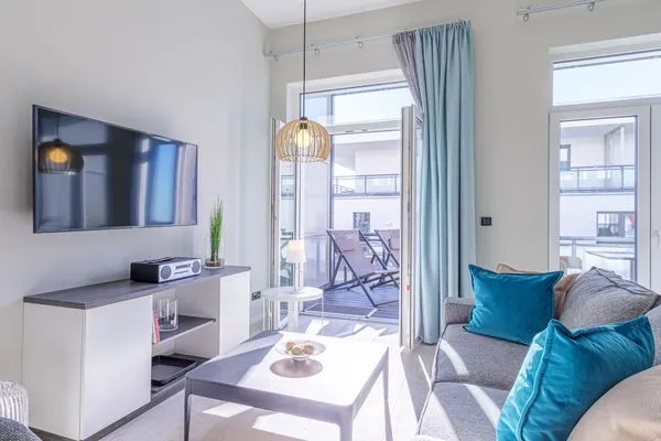 Ferienwohnung Admiralssuite Ostseebad Wustrow - ZweiWasser Alte Seefahrtschule Wohnzimmer  Admiralssuite