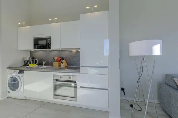 Ferienwohnung Käptenslounge Ostseebad Wustrow ZweiWasser Alte Seefahrtschule Küche  Käptenslounge