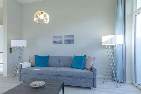 Ferienwohnung Käptenslounge Ostseebad Wustrow ZweiWasser Alte Seefahrtschule Wohnbereich  Käptenslounge