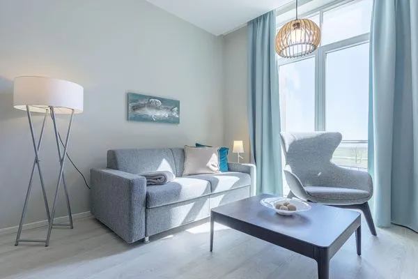 Ferienwohnung Wustrower Welle Ostseebad Wustrow ZweiWasser Alte Seefahrtschule Wohnzimmer  Wustrower Welle