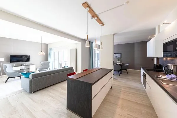 Ferienwohnung Welleneck Ostseebad Wustrow ZweiWasser Alte Seefahrtschule Küche mit Kochinsel  Welleneck