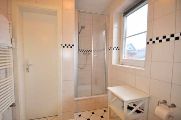  Neue Reihe 17 Wohnung Abendsonne  - Badezimmer