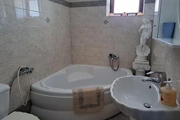 Badezimmer  Petrino-View