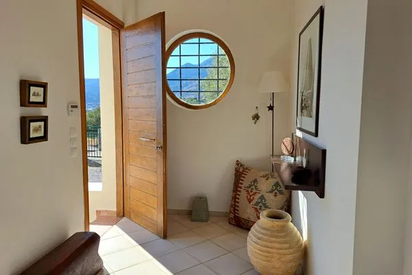 Fassade / Eingang  Armenopetra