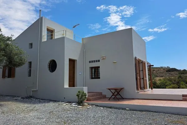 Hauptansicht  Armenopetra