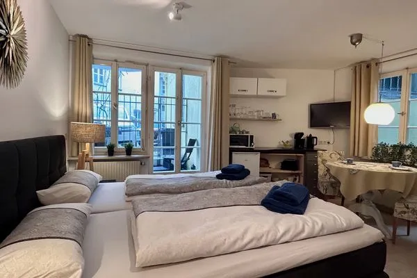 Multi-FeWo Haus Paradiesplatz Ferienapartment Eva Lindau Insel - Schlafzimmer 2 - Doppelbett