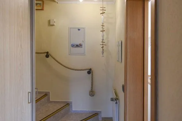 Flur Familienhaus im Dorfgroden 27 Ferienwohnung kleiner Kompass