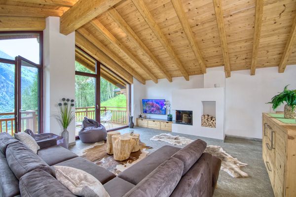 Ski-In/Ski-Out Chalet am Maiskogel Bergli Kaprun - Living room